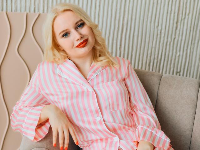 EvelinaSnow - Live porn &amp; sex cam - 19843486