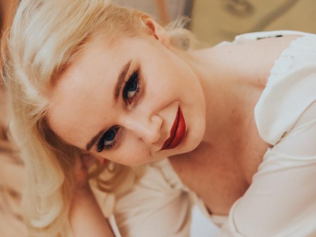 EvelinaSnow - Live porn &amp; sex cam - 19843638