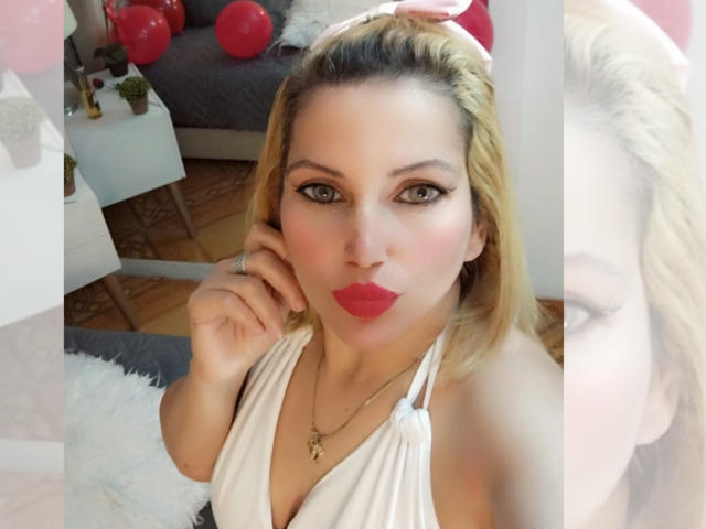 GiuliaAddams - Live porn &amp; sex cam - 19846266