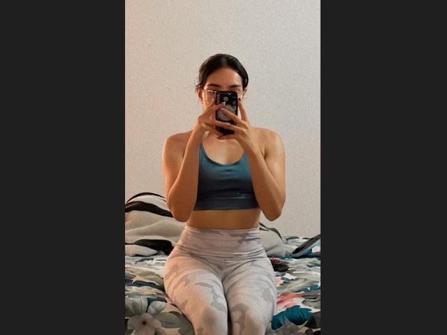 EmmaRoux - Live porn &amp; sex cam - 19847914