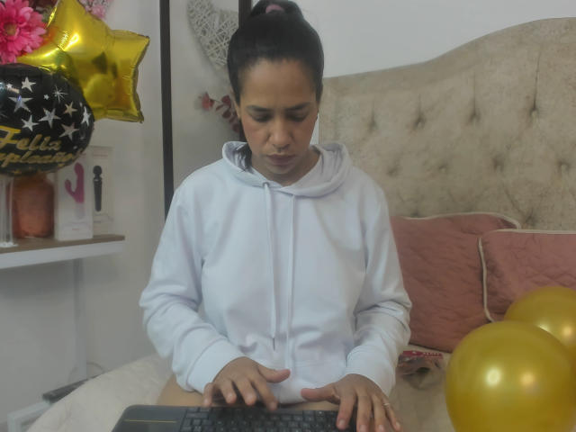 Joanet - Live porn &amp; sex cam - 19851394