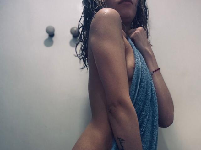 AdharaCooper - Live Sex Cam - 19859818