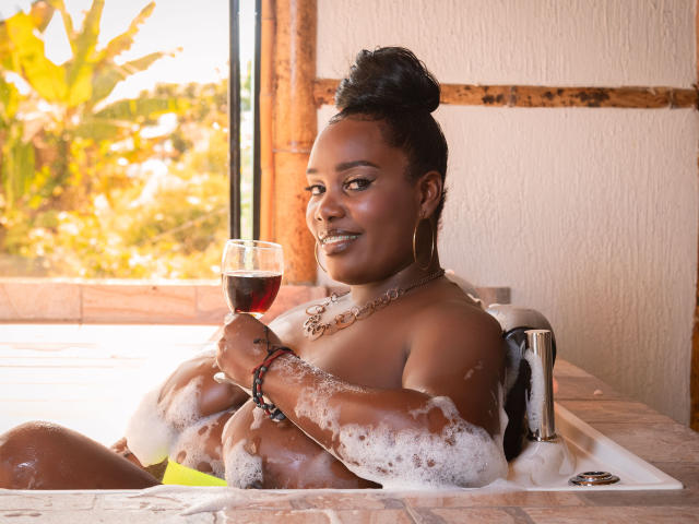 AgathaBlossom - сексуальная веб-камера в реальном времени - 19863414