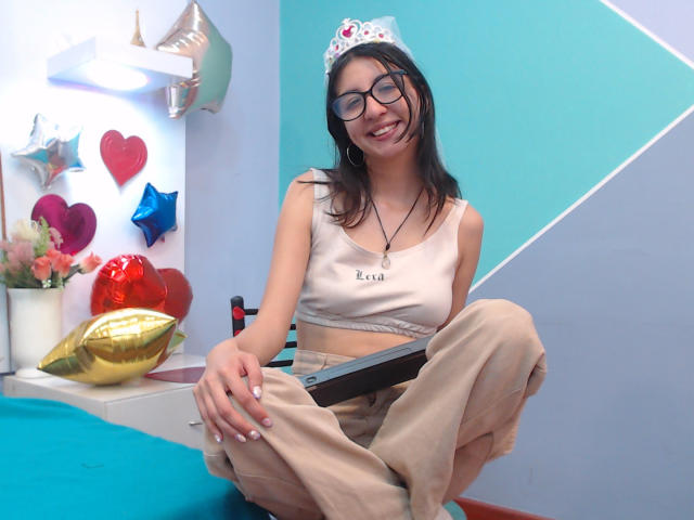 AlishaJames - Live porn &amp; sex cam - 19876770