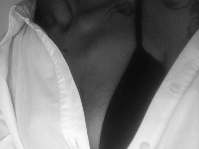 Julaiya - Live porn &amp; sex cam - 19879998