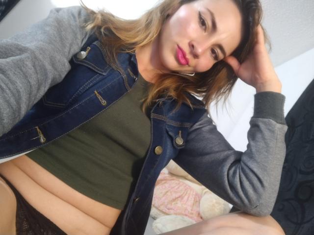 EmelySofia - Live porn &amp; sex cam - 19880074
