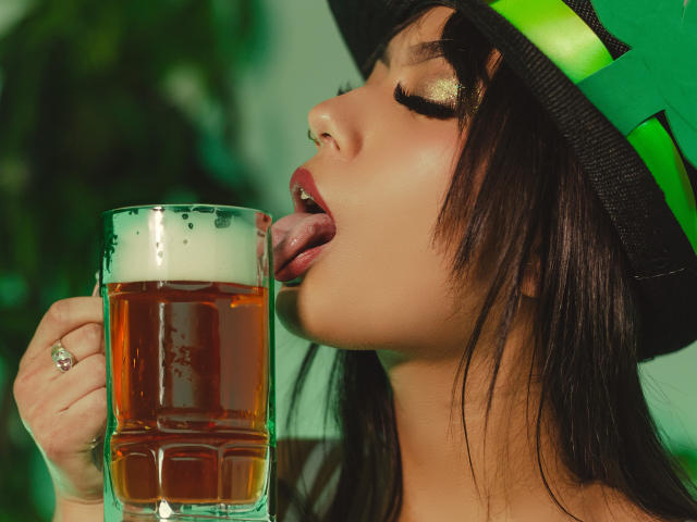 ValeMillian - Live porn &amp; sex cam - 19880918