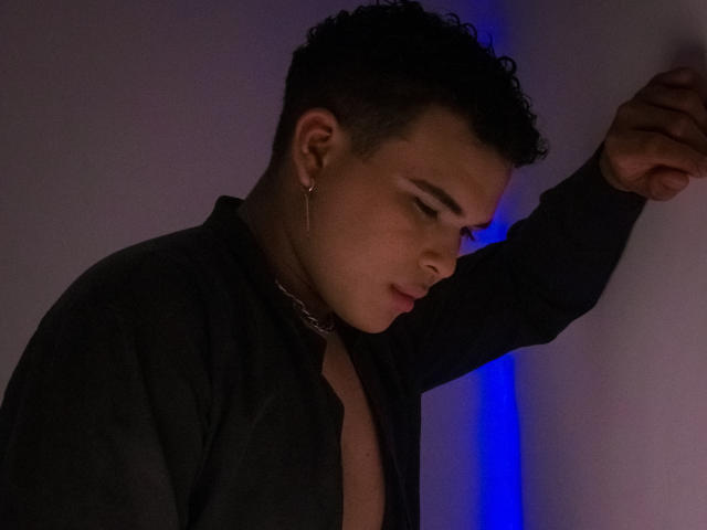 GianHot - Live porn &amp; sex cam - 19894742