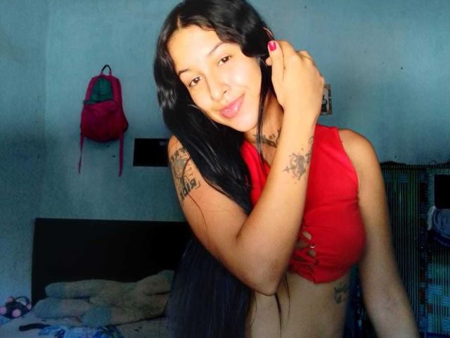 PriscillaPhyllis - Live porn &amp; sex cam - 19904802