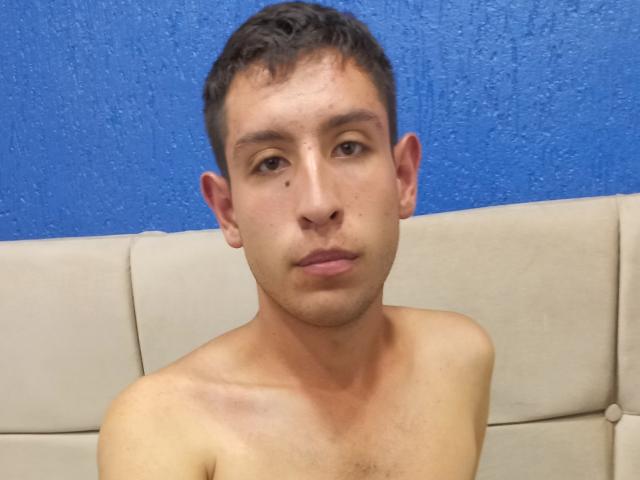 ConnorRomanoff - Live porn &amp; sex cam - 19909502