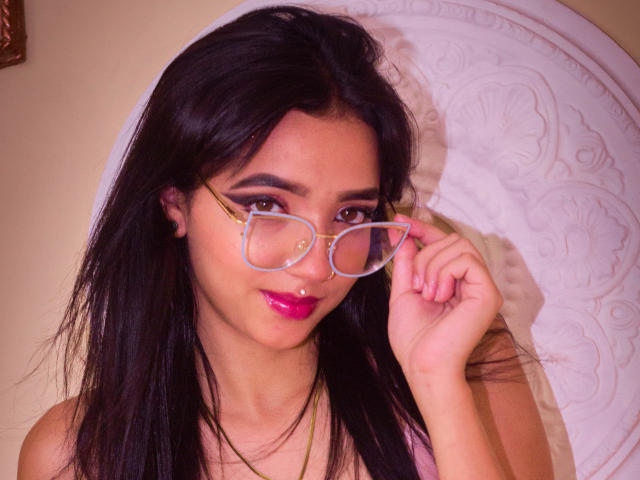 AlliceClarke - Live porn &amp; sex cam - 19924498