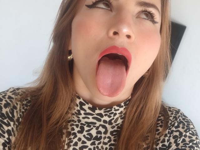 EmelySofia - Live porn &amp; sex cam - 19931654