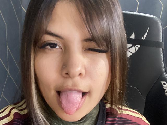 LuciaRobertz - Live porn &amp; sex cam - 19935682