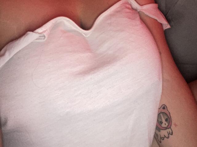 LuciaRobertz - Live porn &amp; sex cam - 19935810