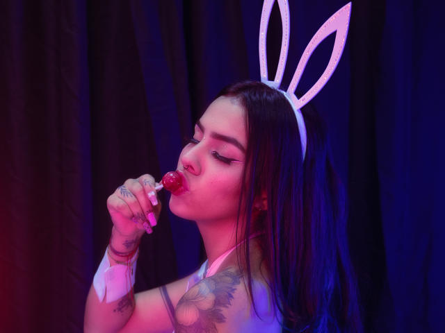 EmilieeSanchez - сексуальная веб-камера в реальном времени - 19937054