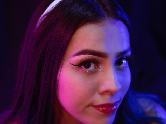 EmilieeSanchez - сексуальная веб-камера в реальном времени - 19937066