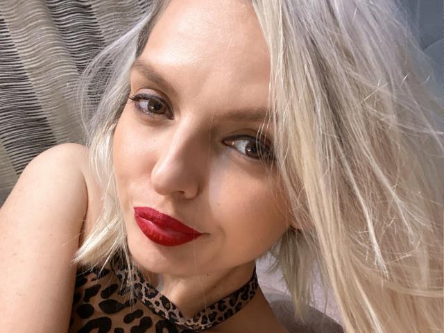 DouceAmelia - Live porn &amp; sex cam - 19939442