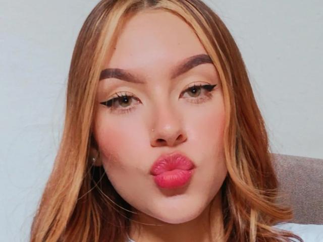 IsaWood - Live porn &amp; sex cam - 19942670