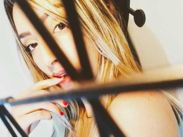 ValenLux - Live porn &amp; sex cam - 19942898