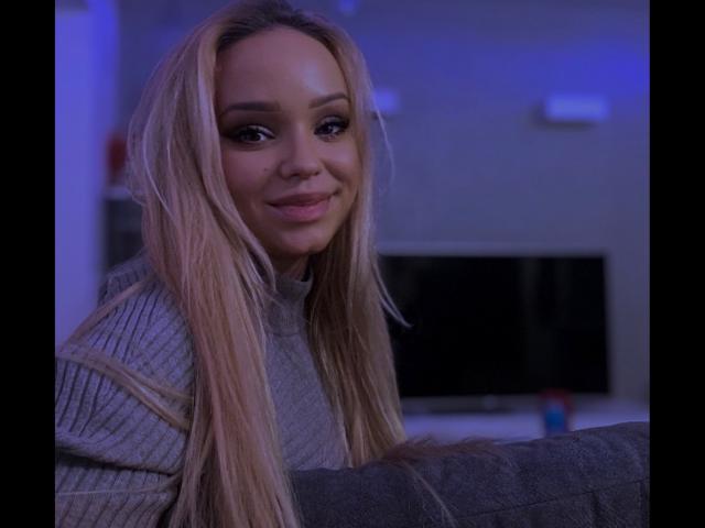 SusanSmithers - Live porn &amp; sex cam - 19950670