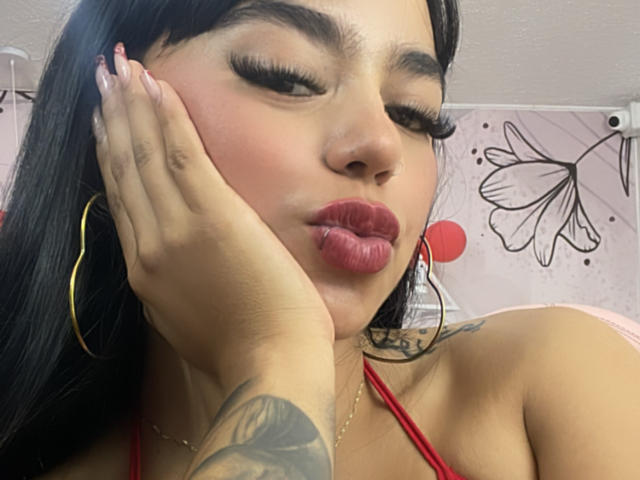 ThaliaCasstro - Live porn &amp; sex cam - 19955578