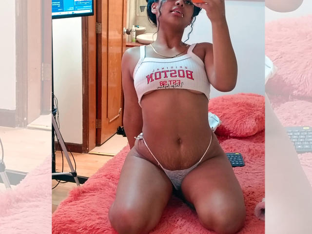 EmmaRiicco - сексуальная веб-камера в реальном времени - 19960486