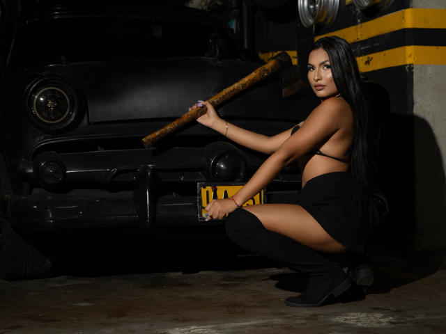 DaniBella - פורנו בשידור חי ומצלמת סקס - 19963114