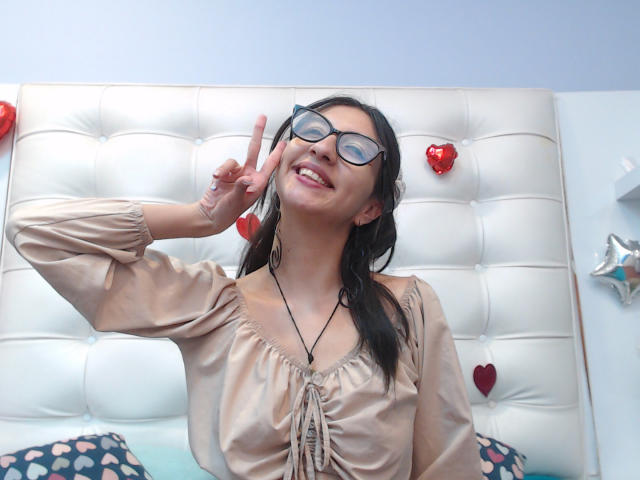 AlishaJames - Live sex cam - 19964258