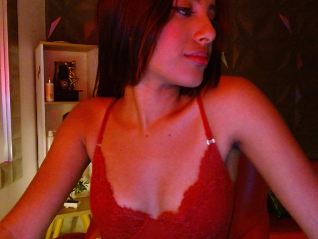 SaphiraFork - Live porn &amp; sex cam - 19968518