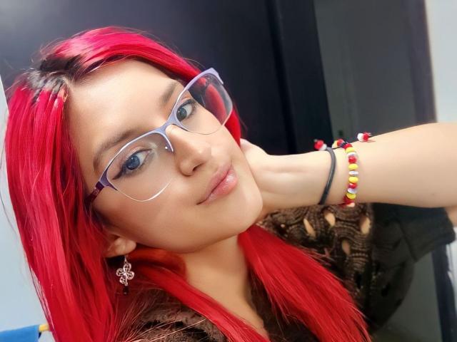 GwenRoux - Live porn &amp; sex cam - 19971114