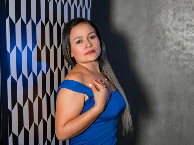 ValentinaXGomez - Sexe cam en vivo - 19971894