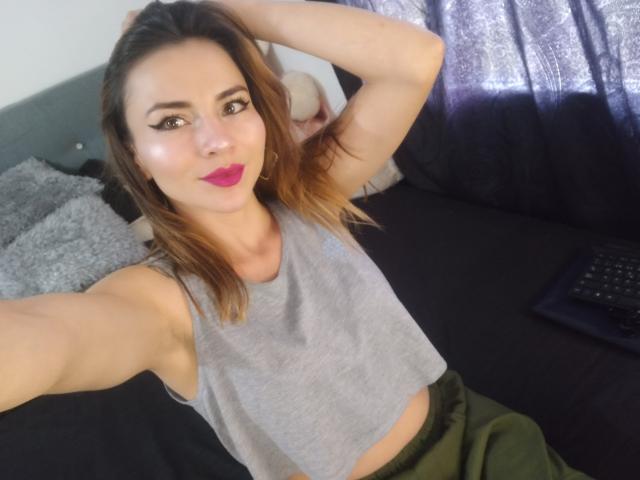 EmelySofia - Live porn &amp; sex cam - 19982278