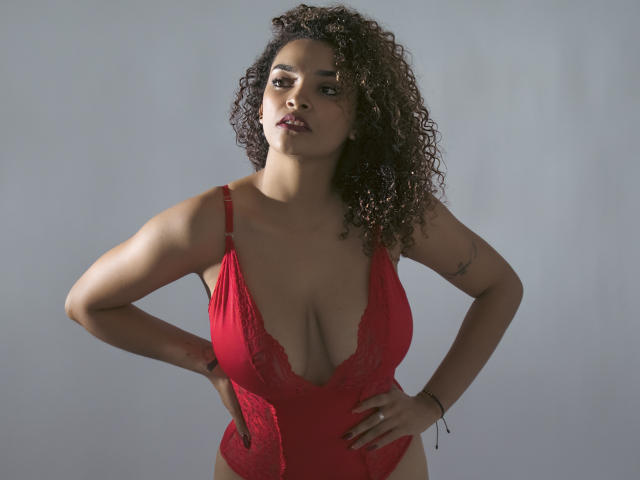 MiaBruneette - Sexe cam en vivo - 19986574