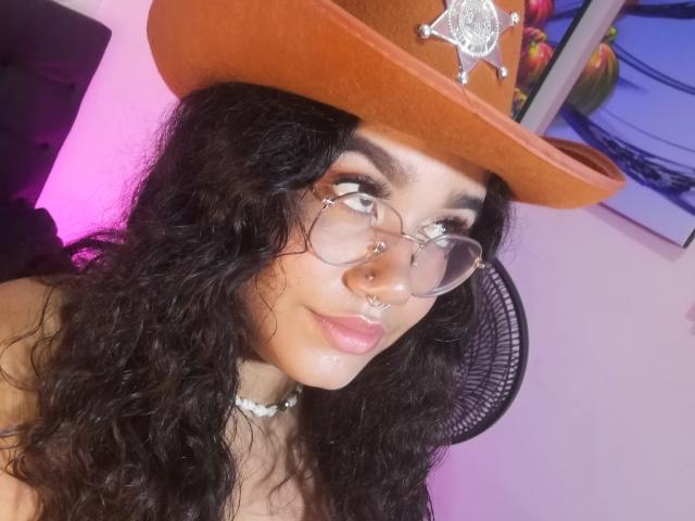 EmmaThompson69 - Camera khiêu dâm &amp; quyến rũ trực tiếp - 19987302