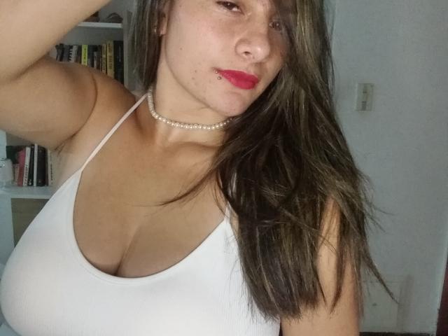 AtheneaRossi - Sexe cam en vivo - 19988418