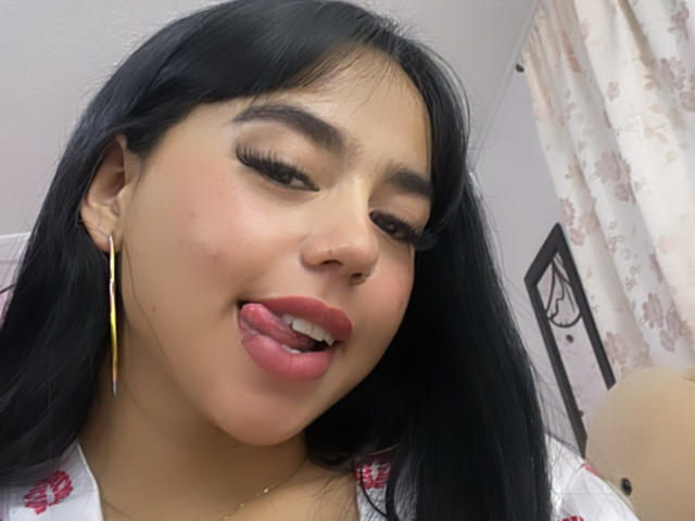 ThaliaCasstro - פורנו בשידור חי ומצלמת סקס - 19998614