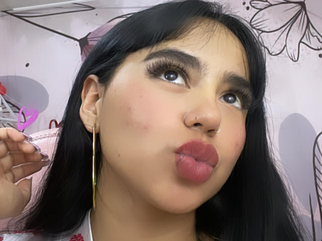 ThaliaCasstro - Live sex cam - 19998622