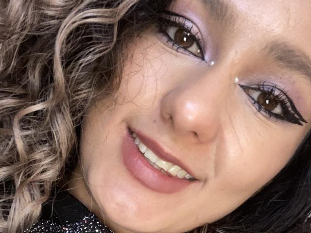 FloraSaenz - Live sex cam - 20001786