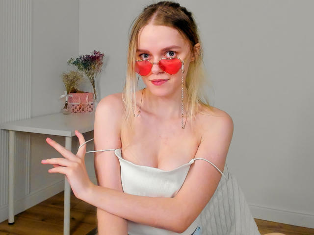 LadyBellaa - Live porn &amp; sex cam - 20001974