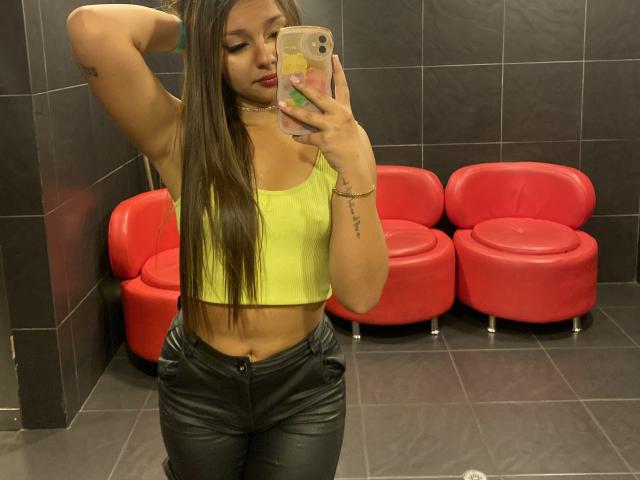 AlessiaFerry - Live porn &amp; sex cam - 20003726