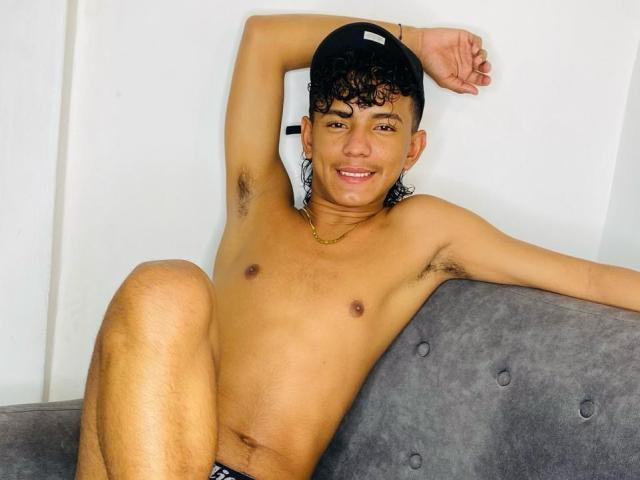 ElvisHerrera - Camera khiêu dâm &amp; quyến rũ trực tiếp - 20008690