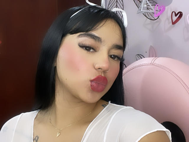 ThaliaCasstro - Live sex cam - 20013102