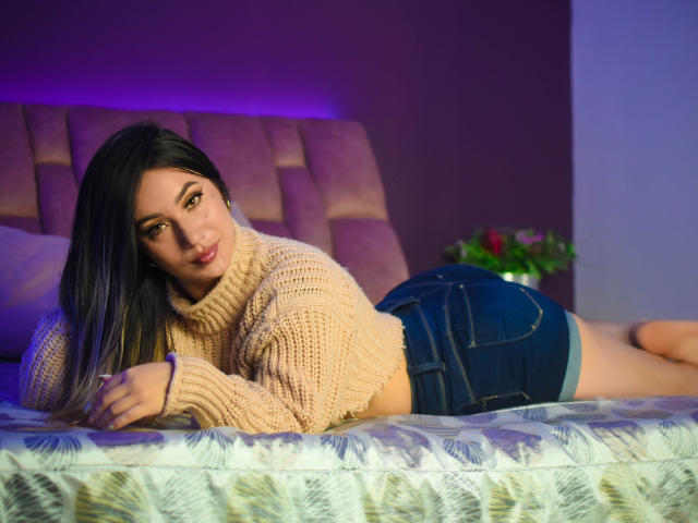 MartinaBennett - Sexe cam en vivo - 20021978