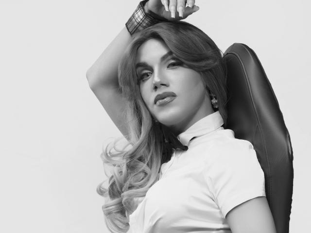 SyreinaJones - Sexe cam en vivo - 20034354