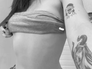 LauraMoreti - Live porn &amp; sex cam - 20036582