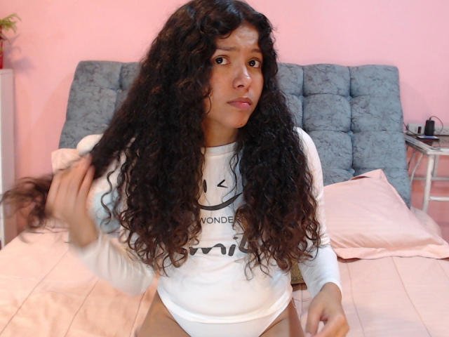 AvaHughes - сексуальная веб-камера в реальном времени - 20047954