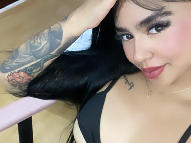 ThaliaCasstro - Live porn &amp; sex cam - 20050410