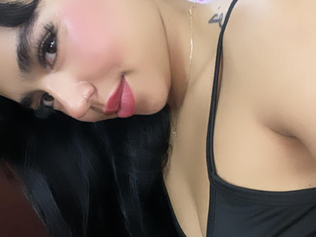 ThaliaCasstro - Live sex cam - 20050414