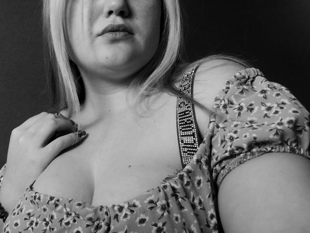 DiLaria - Live porn &amp; sex cam - 20050434