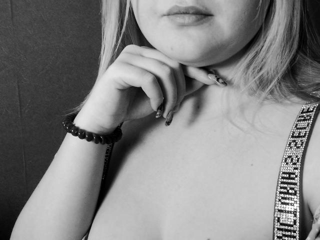 DiLaria - Live porn &amp; sex cam - 20050466